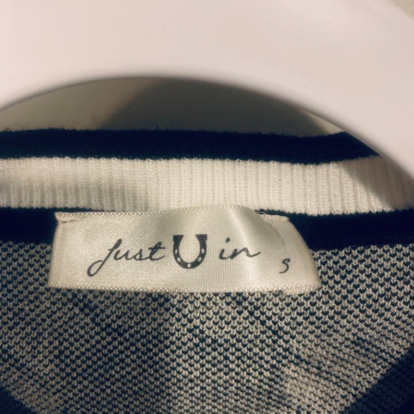 Short-Sleeved Mini Dress - Picture 2 of 4